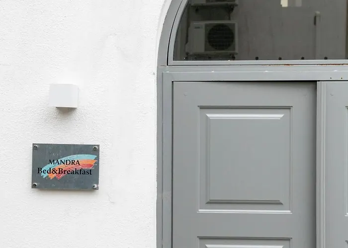 Mandra Bed & Breakfast