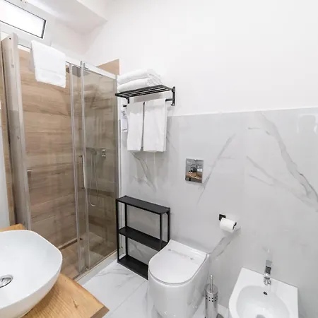 Mandra Bed & Breakfast 4*