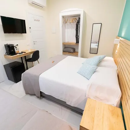 Mandra Bed & Breakfast 4*